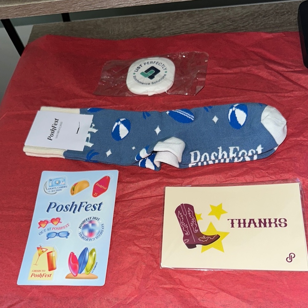Posh Socks W- 6-12 / M- 7-12 / 5 Thank you cards & Compact mirror